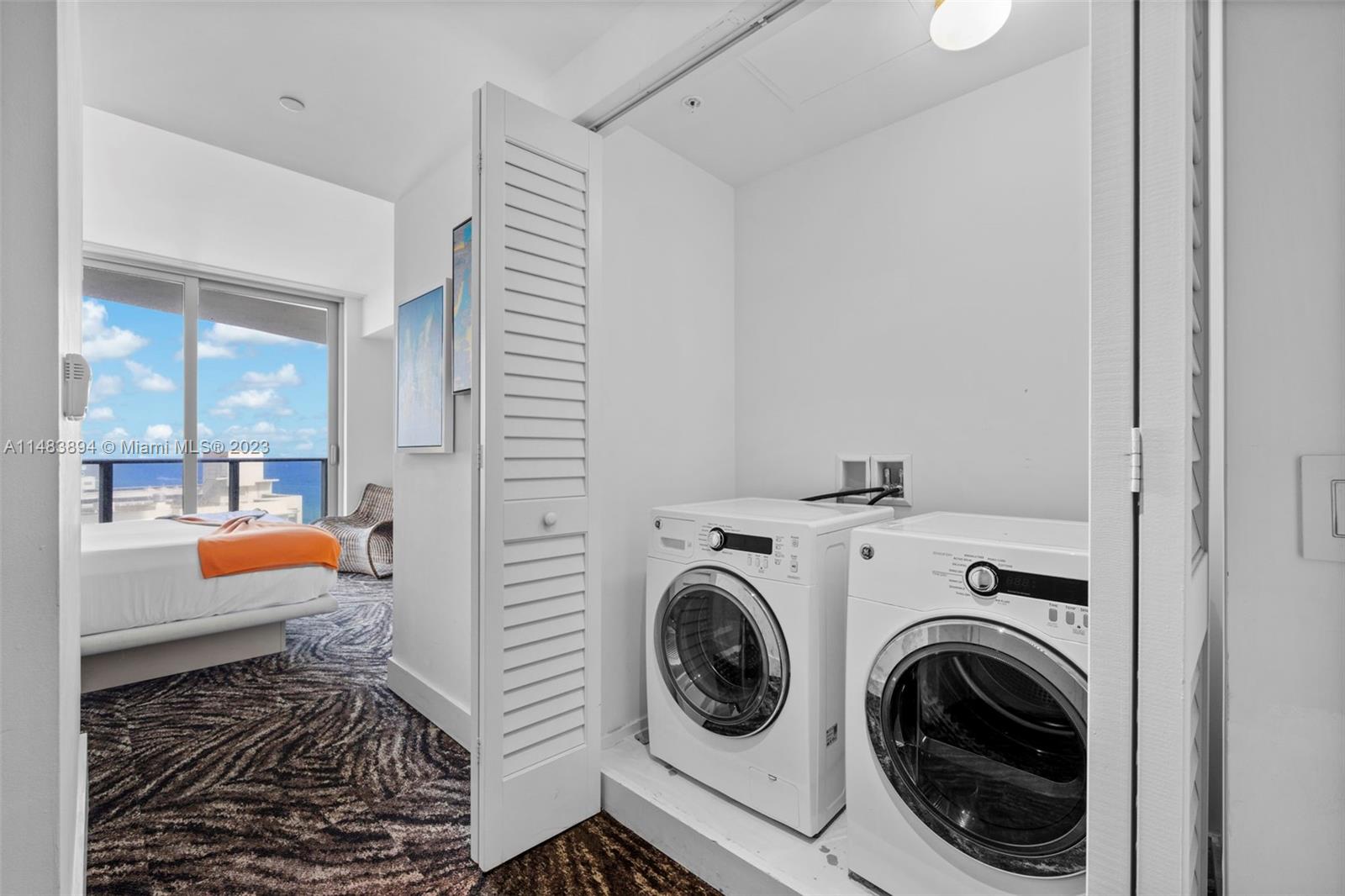 HYDE BEACH RESORT - Residential Lease