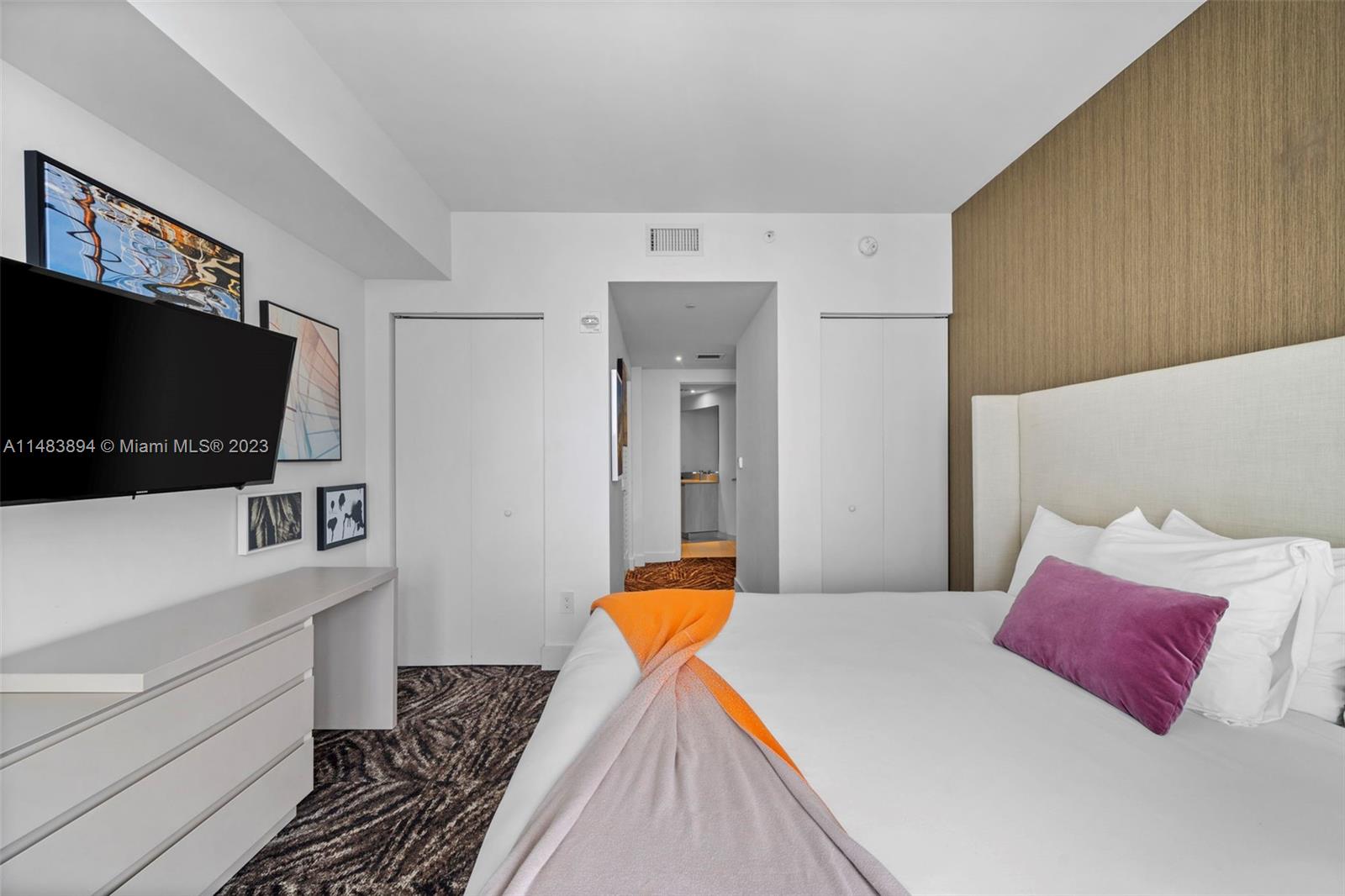 HYDE BEACH RESORT - Residential Lease