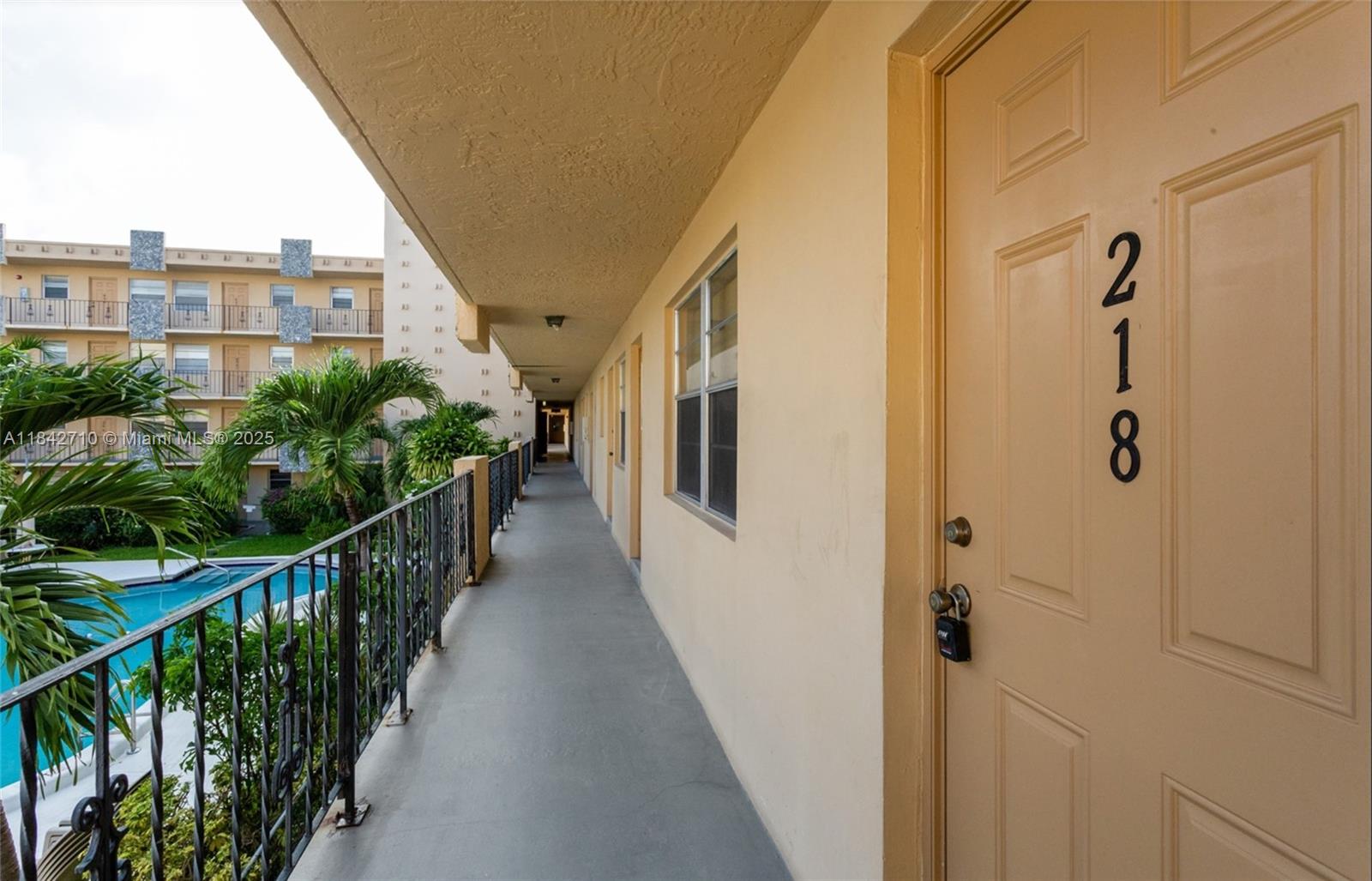 2145 Pierce St 218