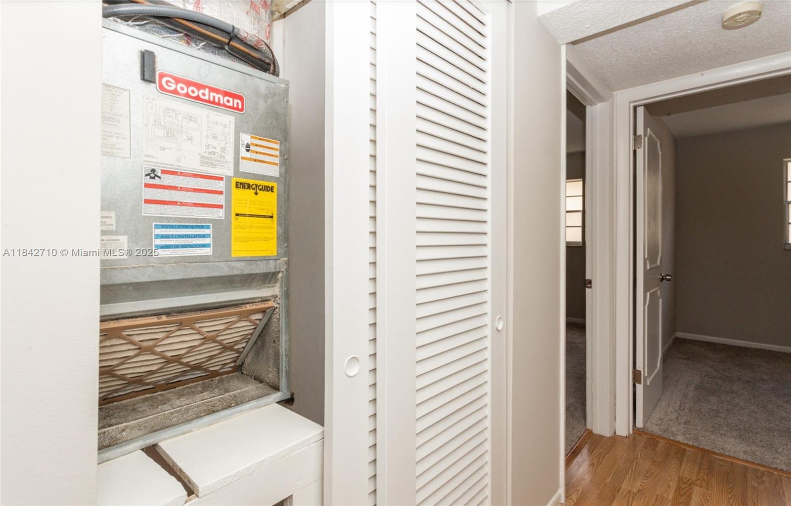 WARRENTON HOUSE CONDO - Residential