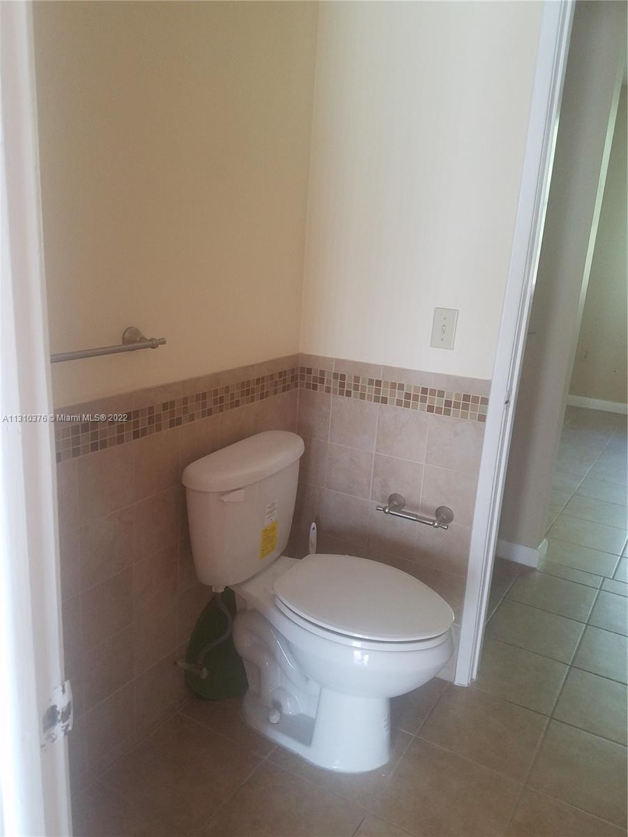 SORRENTO LAKES AT SUNRISE - Residential Lease