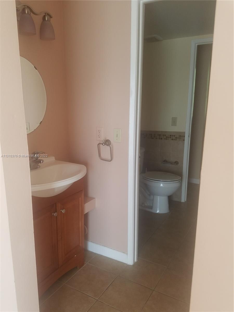 SORRENTO LAKES AT SUNRISE - Residential Lease