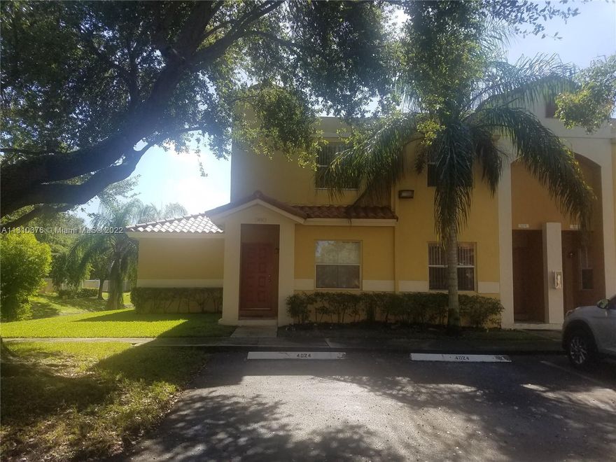 Wonderful 3 Bed 2 Bath Corner Townhome in the Heart of Sunrise, 
Tiled floor, beautiful kitchen and cabinets with SS appliances
Washer & Dryer inside the unit
Community offers Pool & Clubhouse.
ALL AGES - PETS ALLOWED
Close to green spaces & city parks, movie theaters, shops, restaurants, medical offices, daycare, Sawgrass Mills Malls, and Major Highways. 25 Minutes to Ft Lauderdale International Airport, 30 Minutes to Las Olas. All Ages.