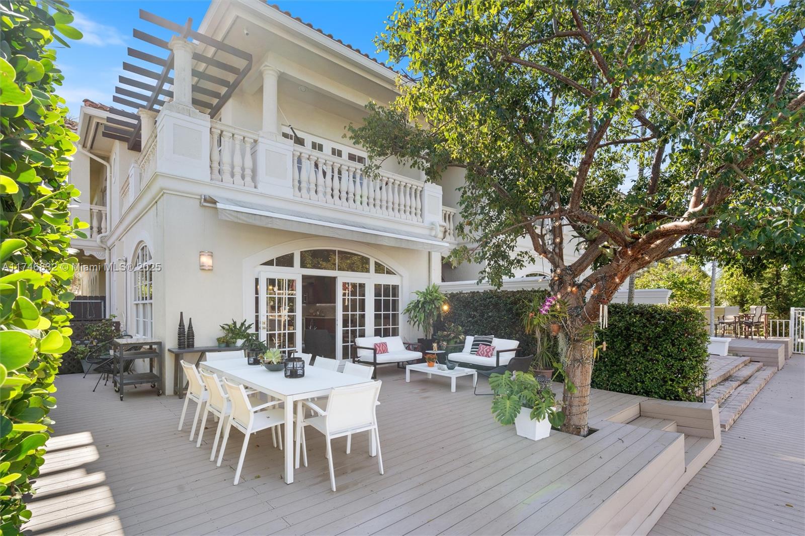 Property for Sale at 2709 Ne 15th St, Fort Lauderdale, Broward County, Florida - Bedrooms: 3 
Bathrooms: 4  - $1,650,000