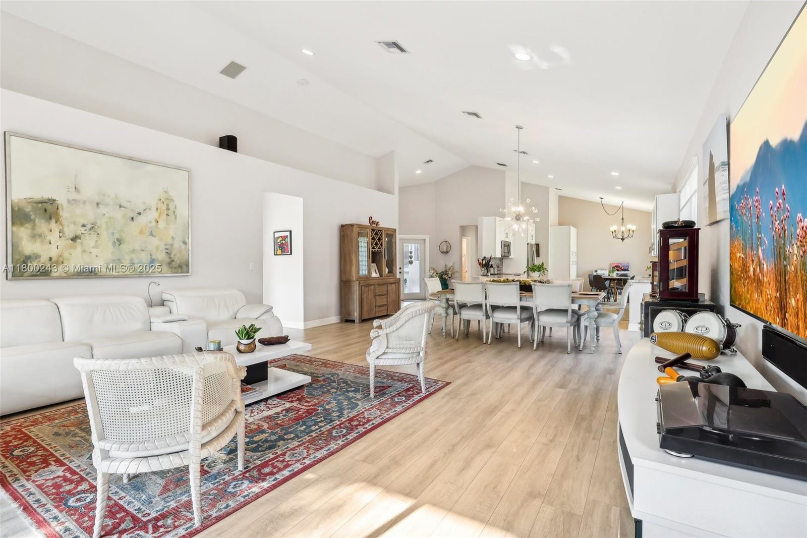 GRAND CYPRESS - Residential