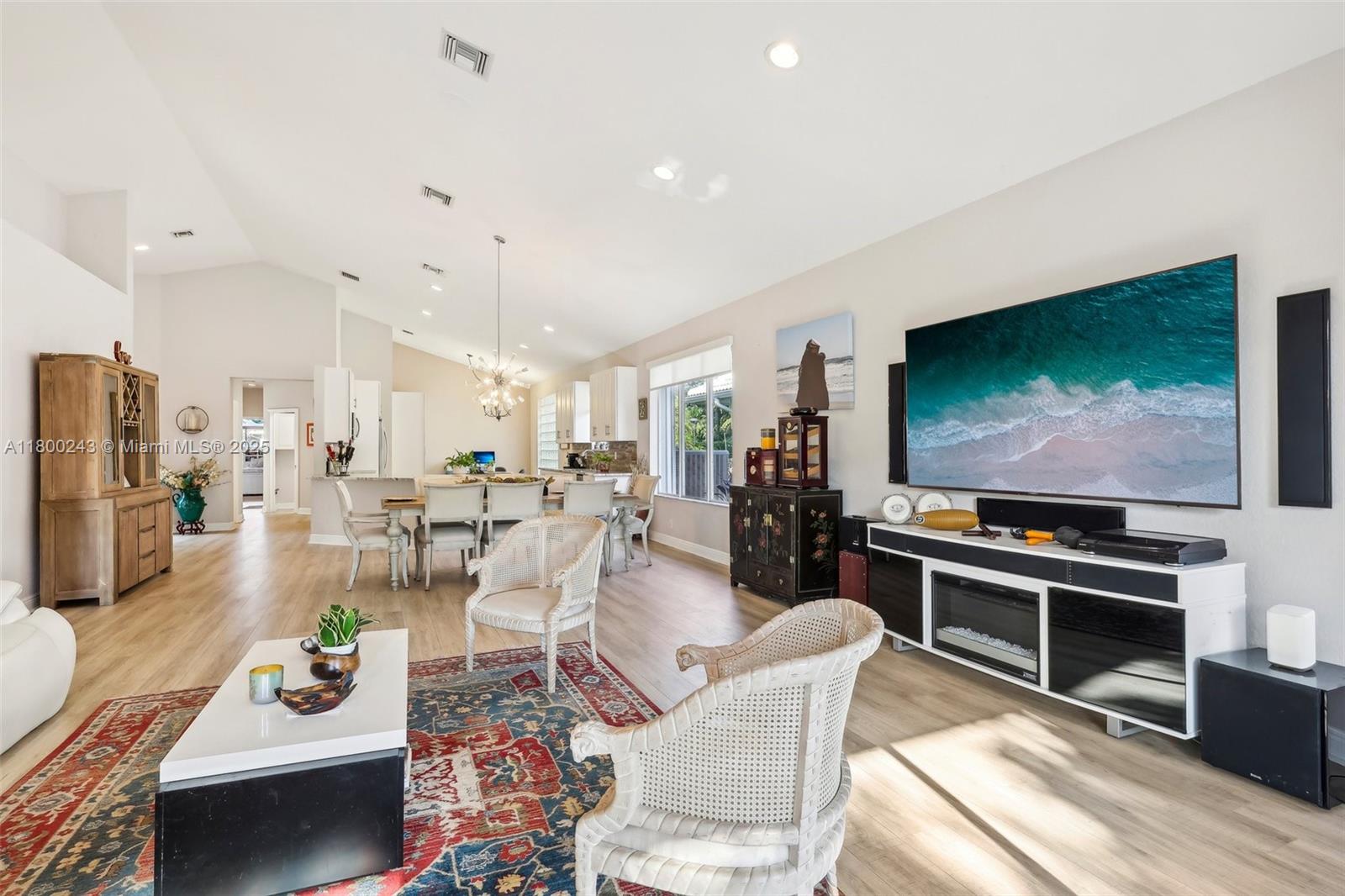 GRAND CYPRESS - Residential
