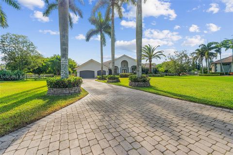 13253 SW 25th Pl Davie FL 33325