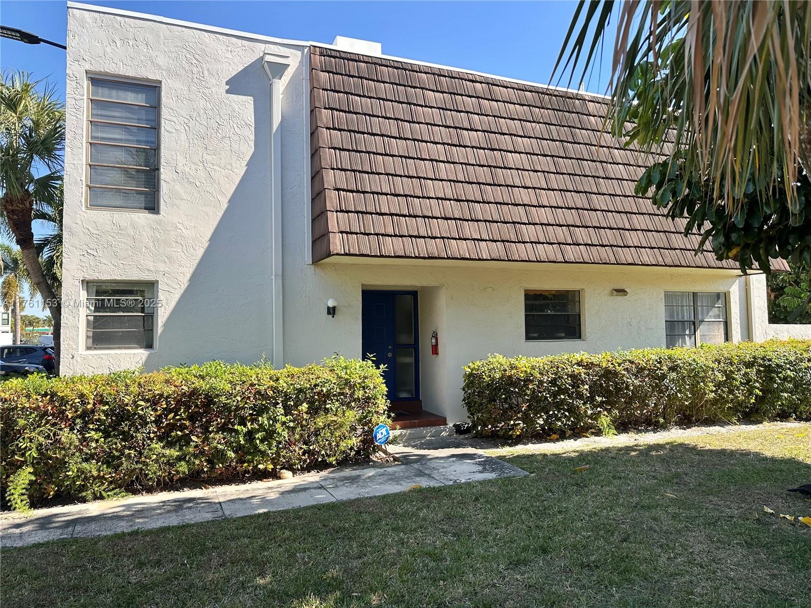 Property for Sale at 1501 Nw 90th Way 1501, Pembroke Pines, Miami-Dade County, Florida - Bedrooms: 4 
Bathrooms: 3  - $399,000