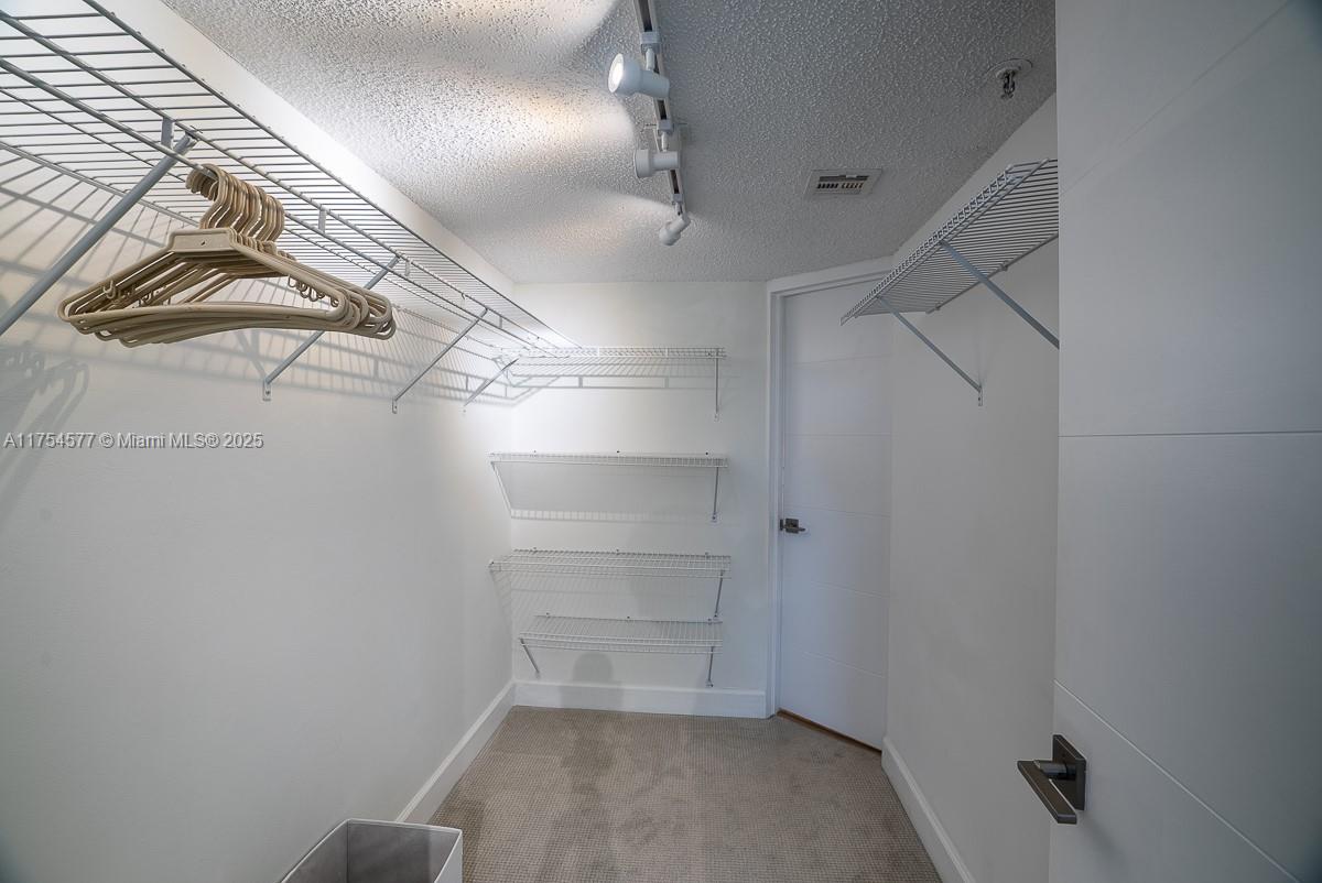 CLUB ROYALE CONDO - Residential Lease