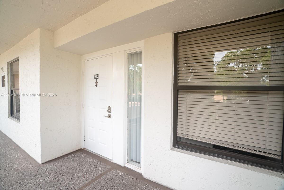 CLUB ROYALE CONDO - Residential Lease