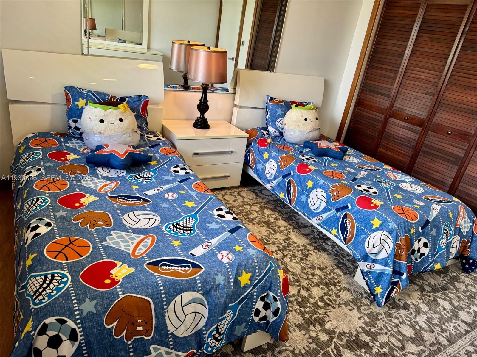 THE ISLES CONDO - Residential