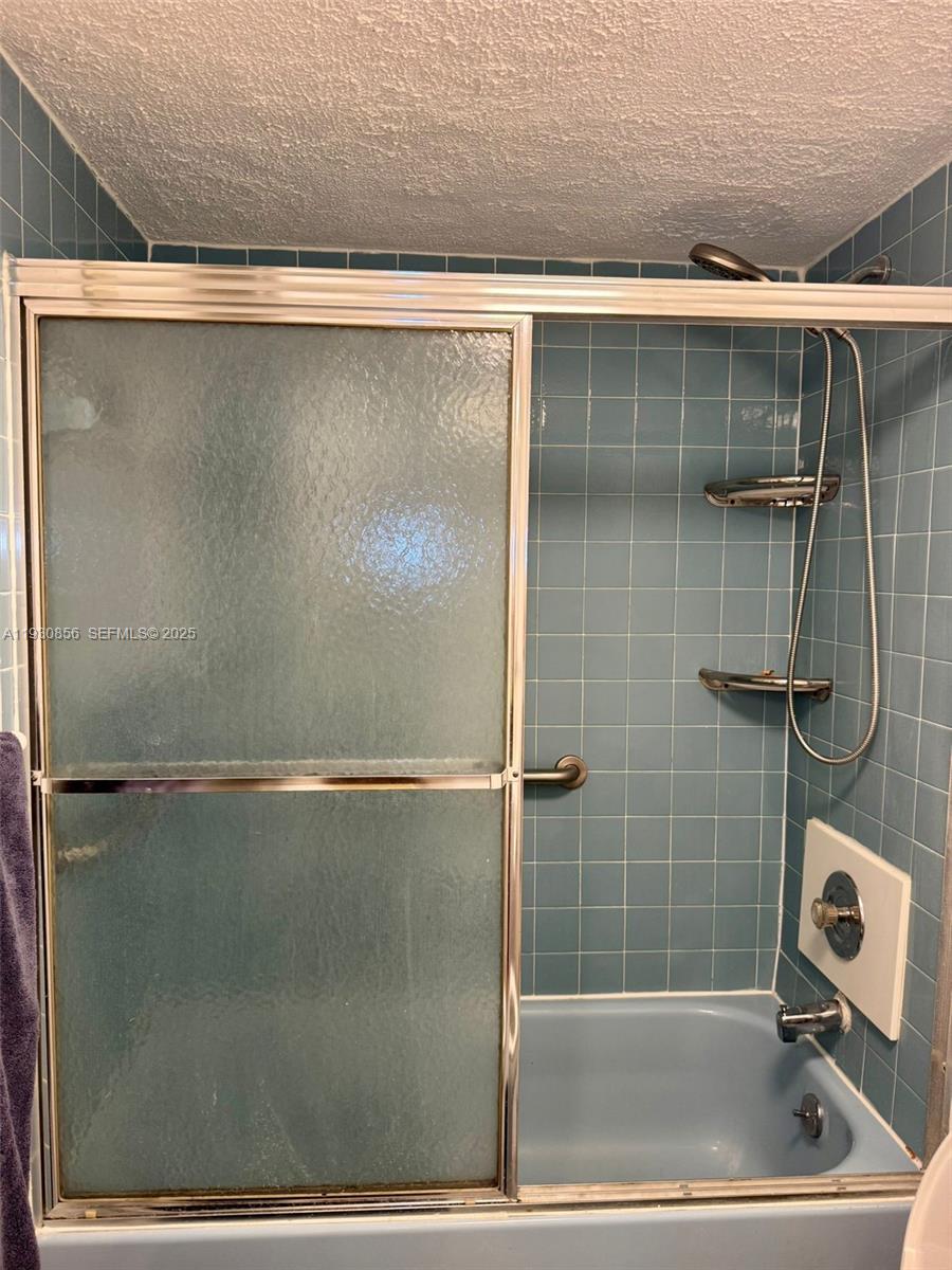 THE ISLES CONDO - Residential