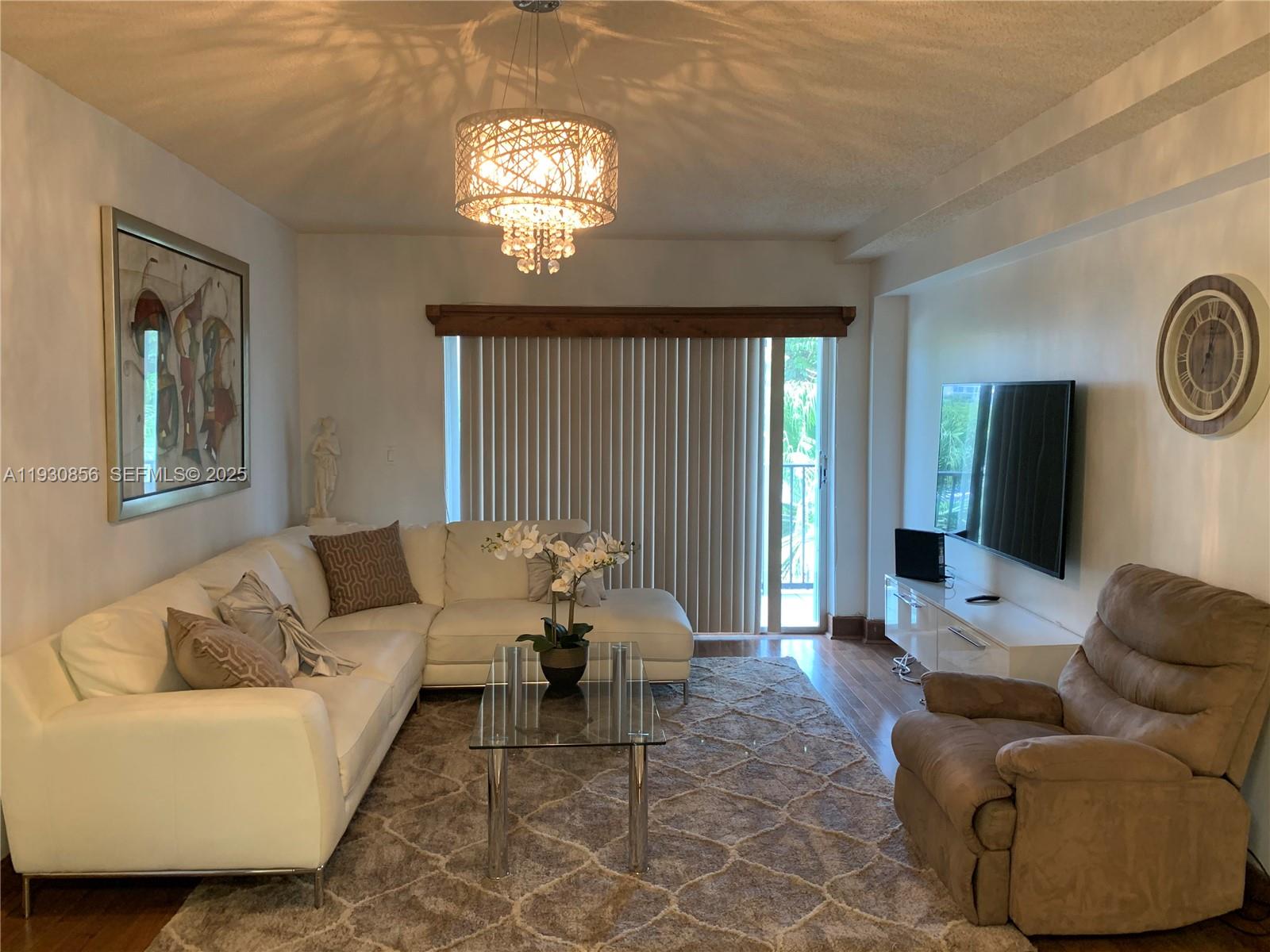 THE ISLES CONDO - Residential