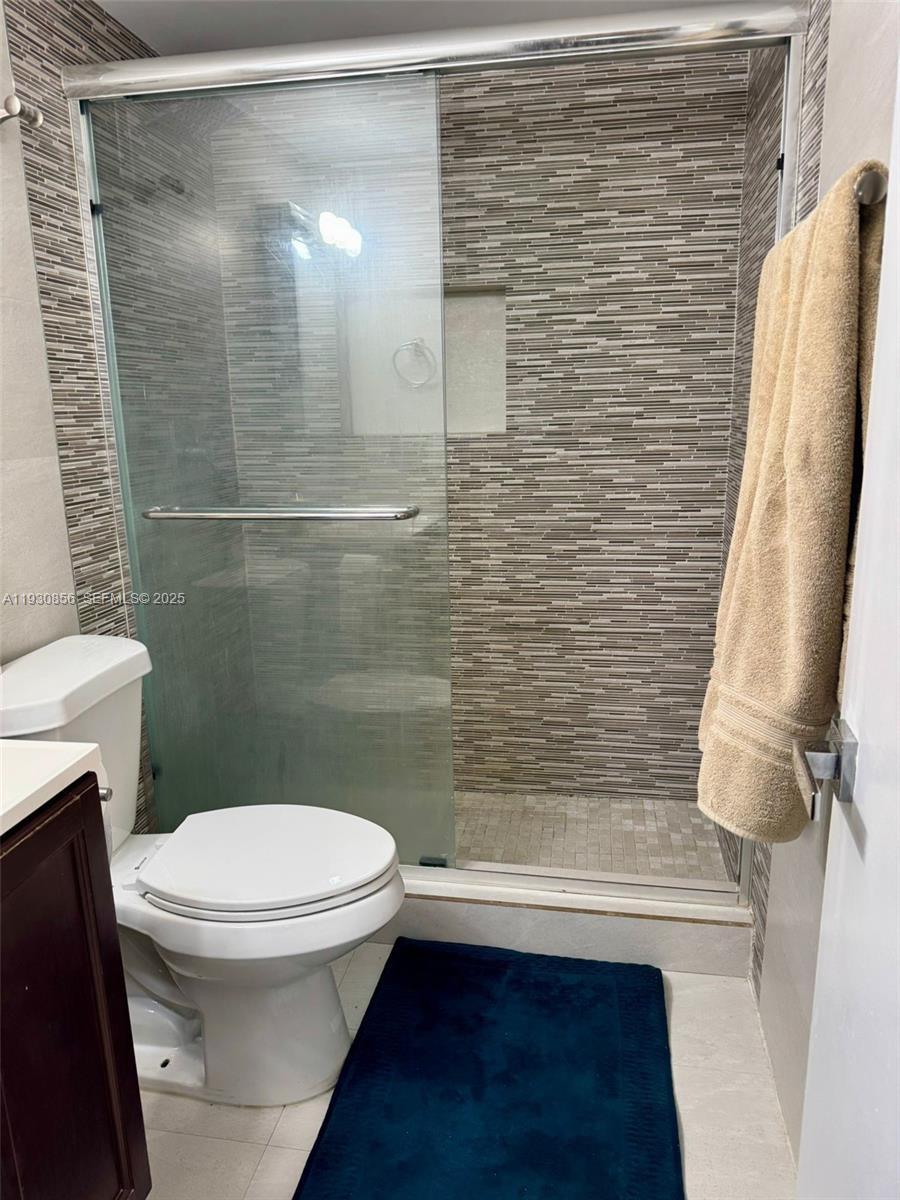 THE ISLES CONDO - Residential