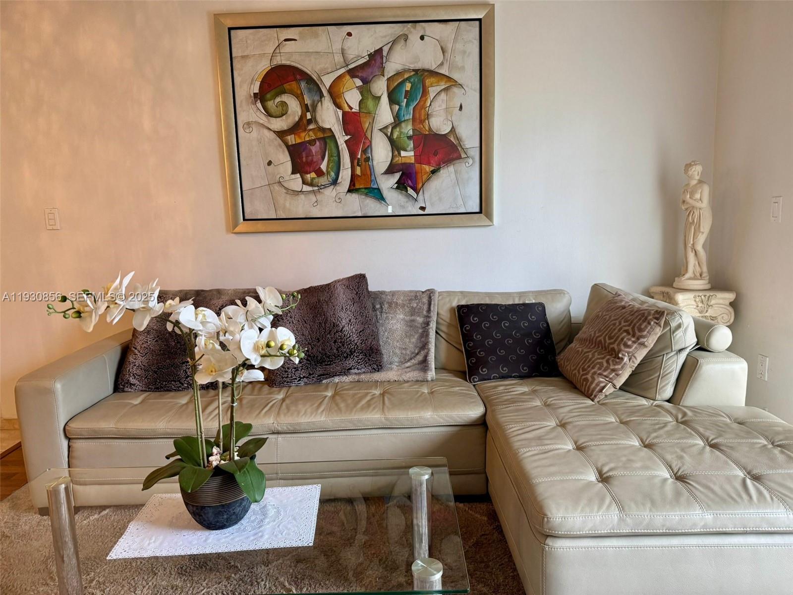 THE ISLES CONDO - Residential