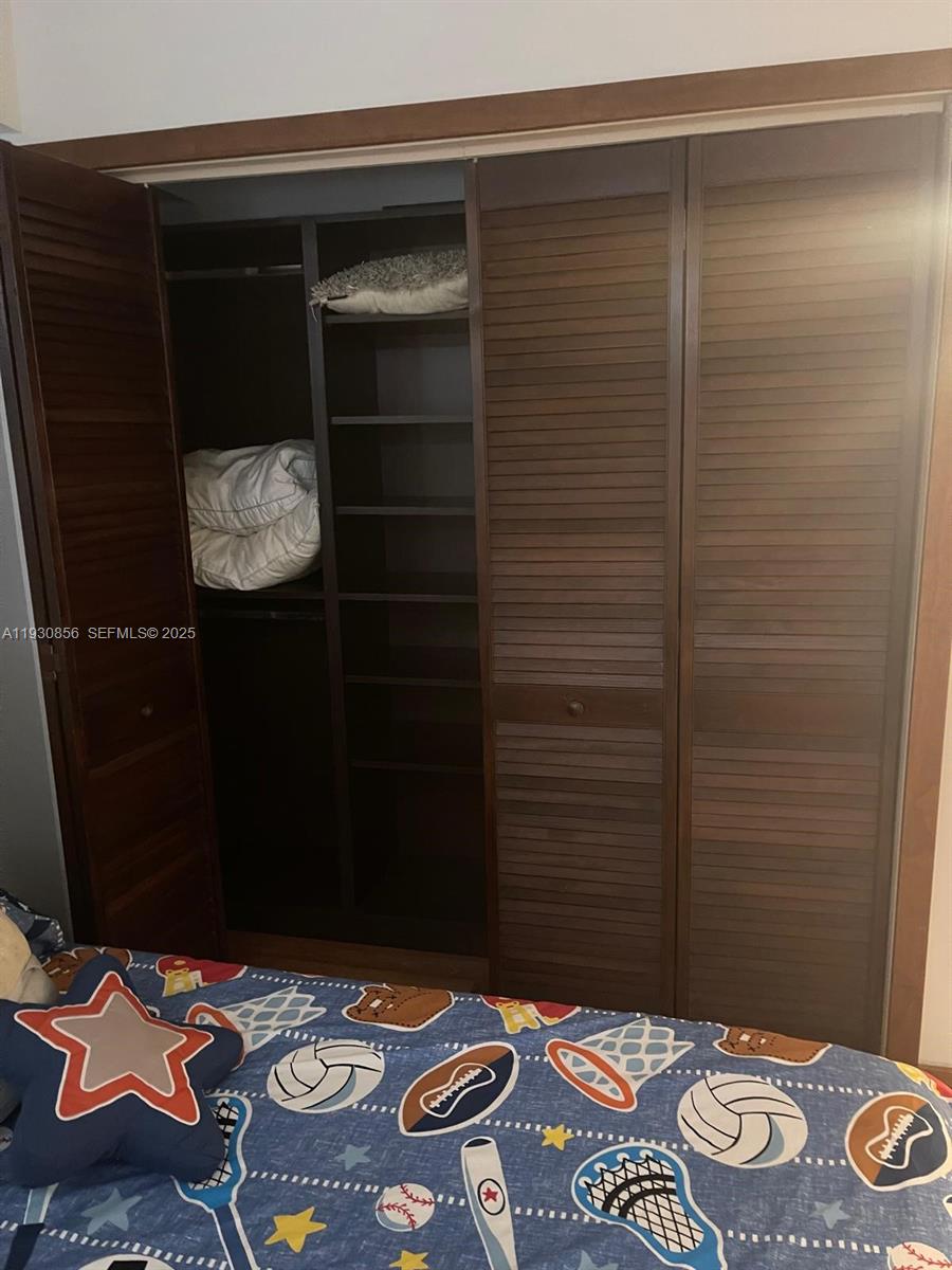 THE ISLES CONDO - Residential