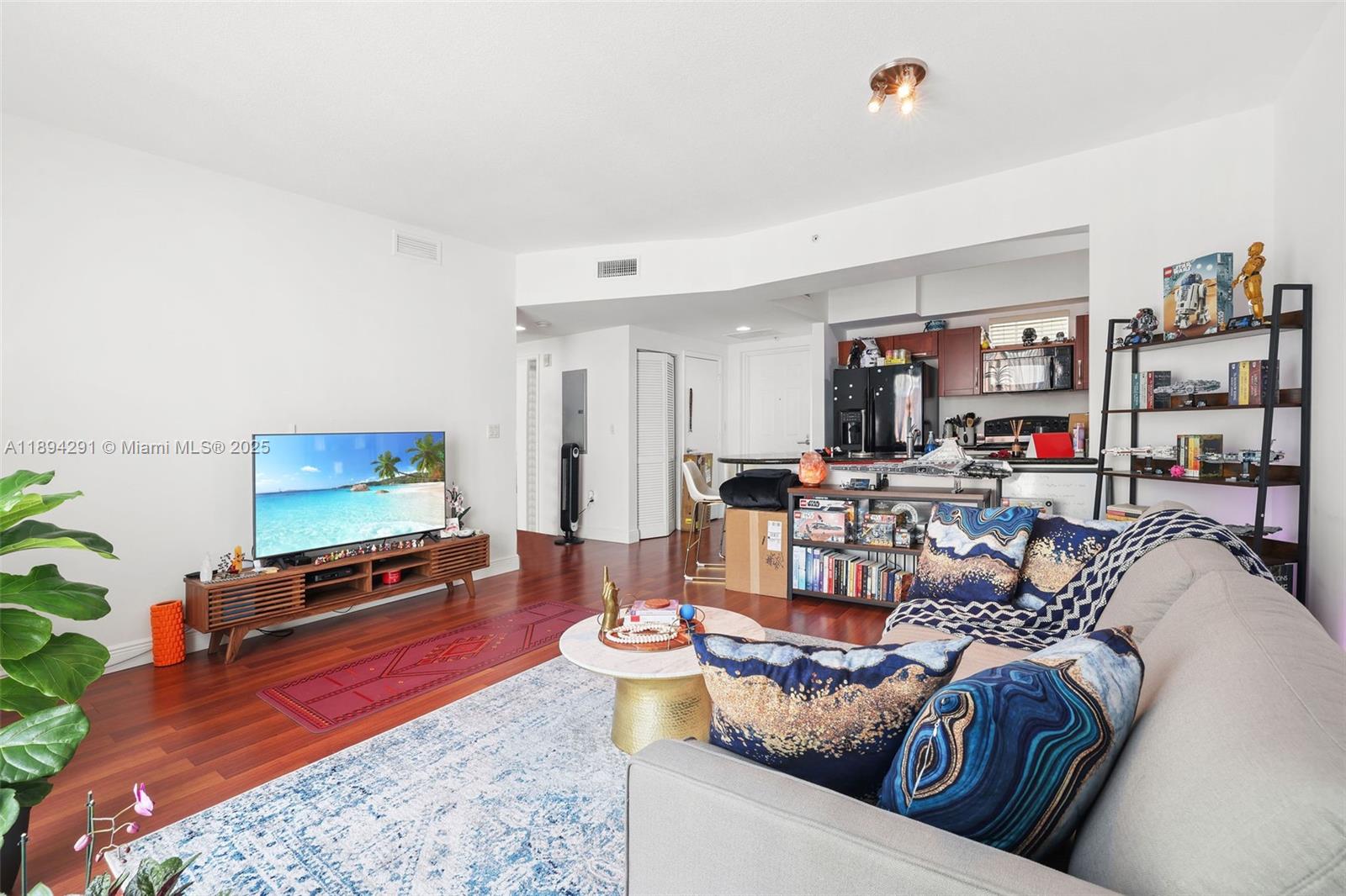 DOWNTOWN DADELAND CONDO N - Residential