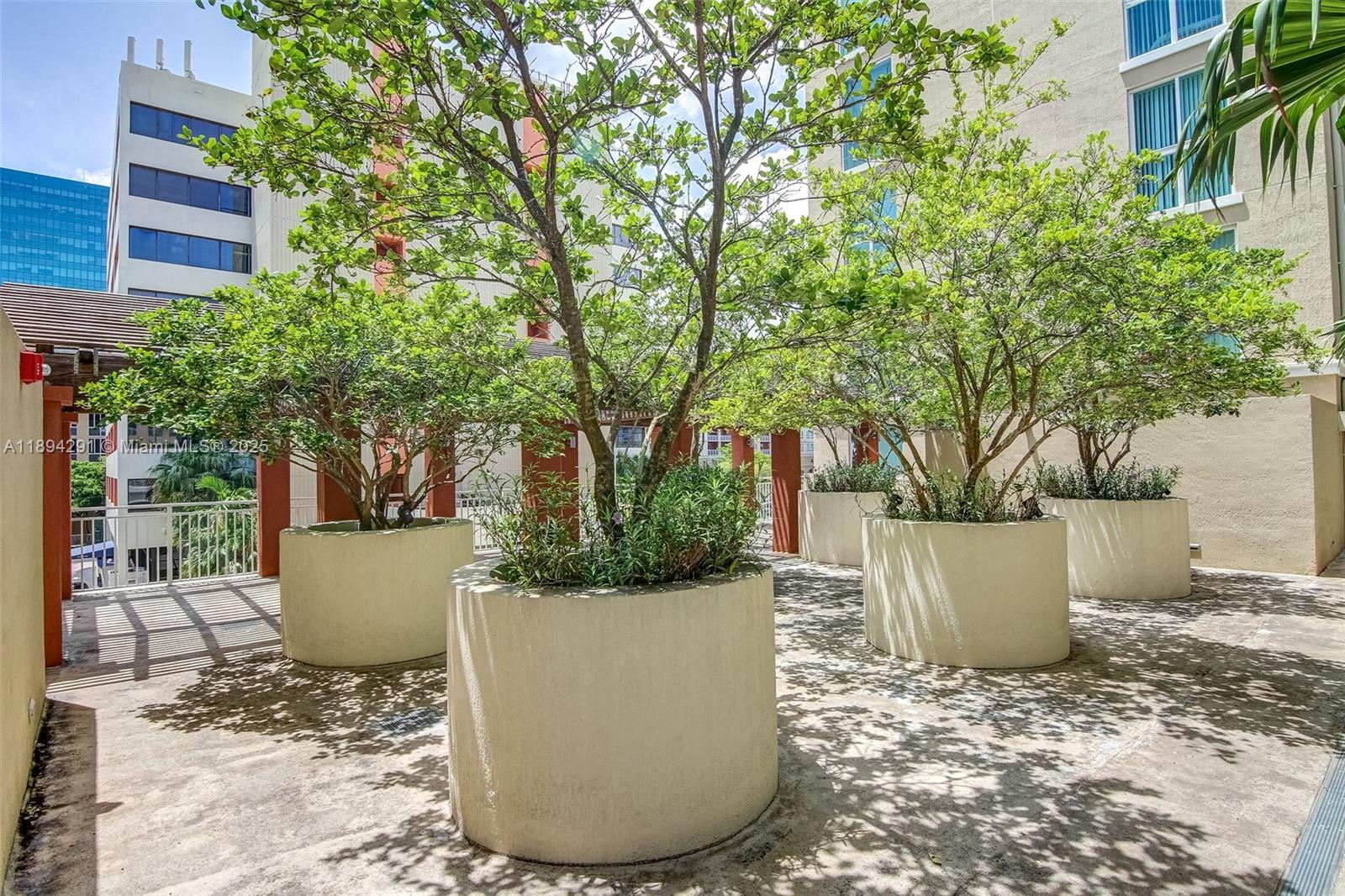 DOWNTOWN DADELAND CONDO N - Residential