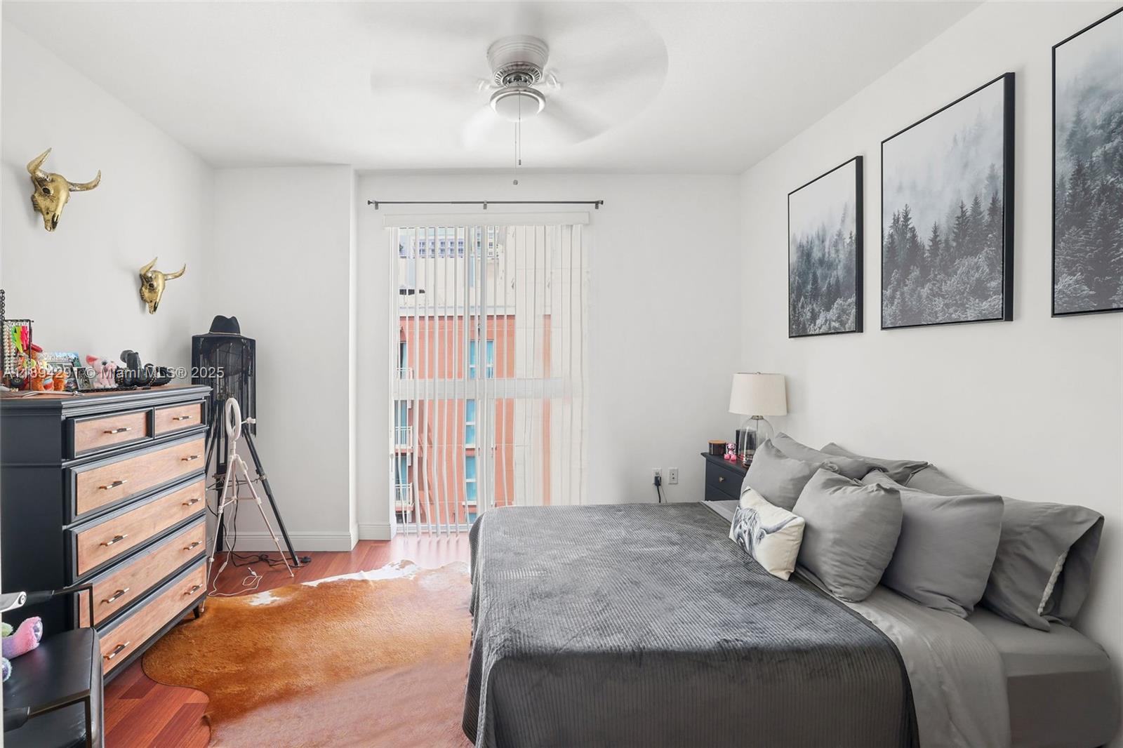 DOWNTOWN DADELAND CONDO N - Residential