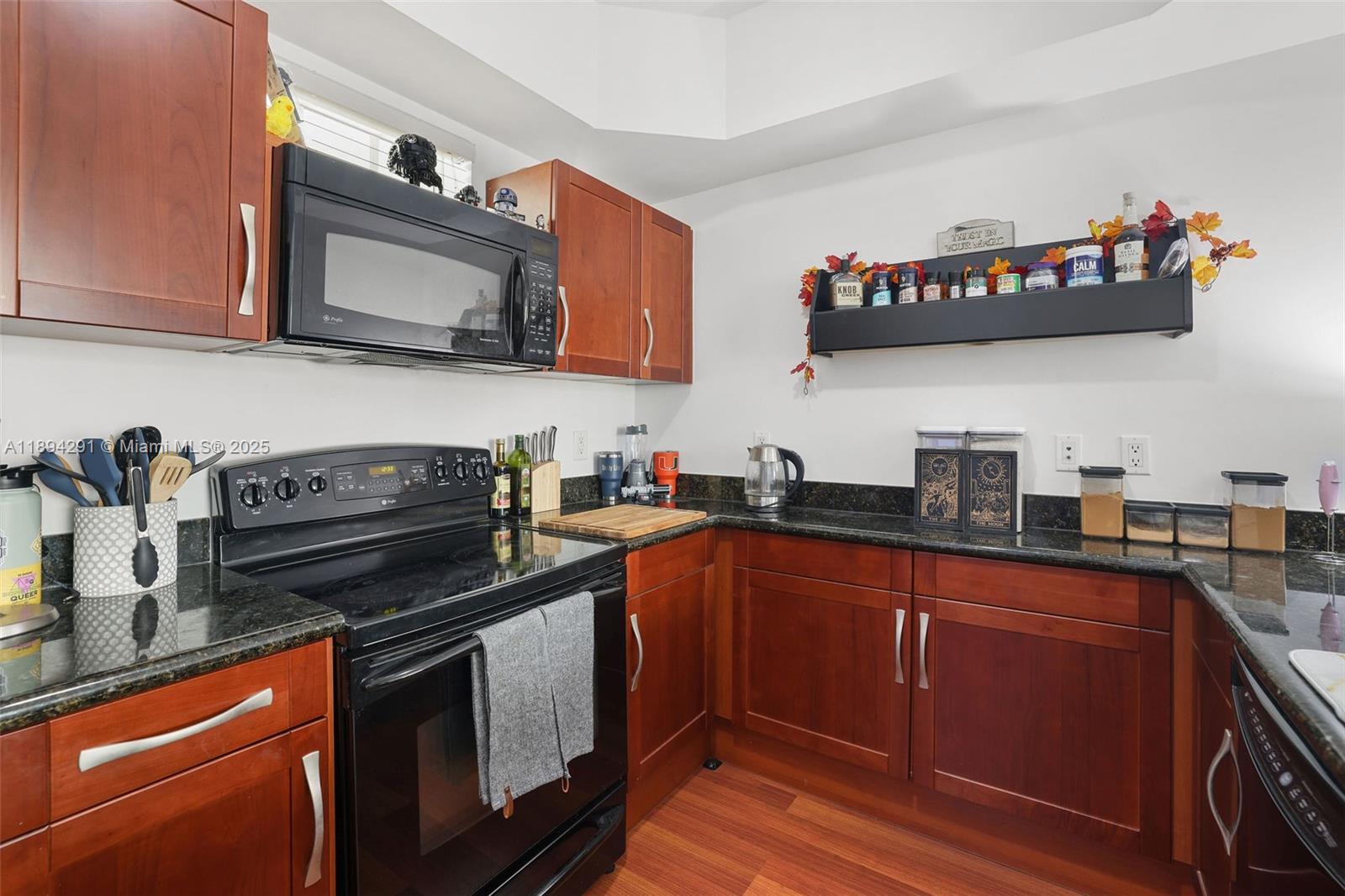 DOWNTOWN DADELAND CONDO N - Residential