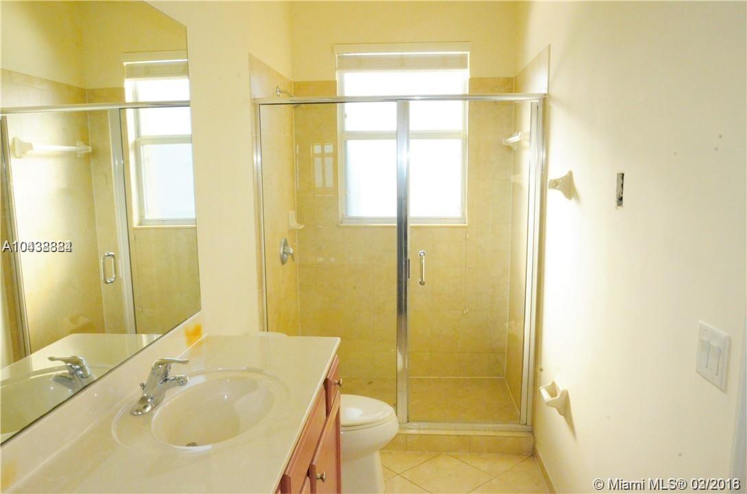 ISLANDS AT DORAL NORTHWES - Residential