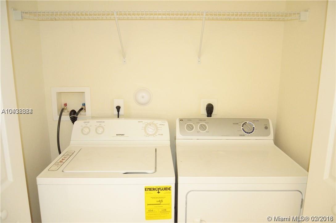 ISLANDS AT DORAL NORTHWES - Residential