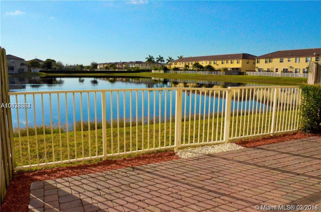 ISLANDS AT DORAL NORTHWES - Residential