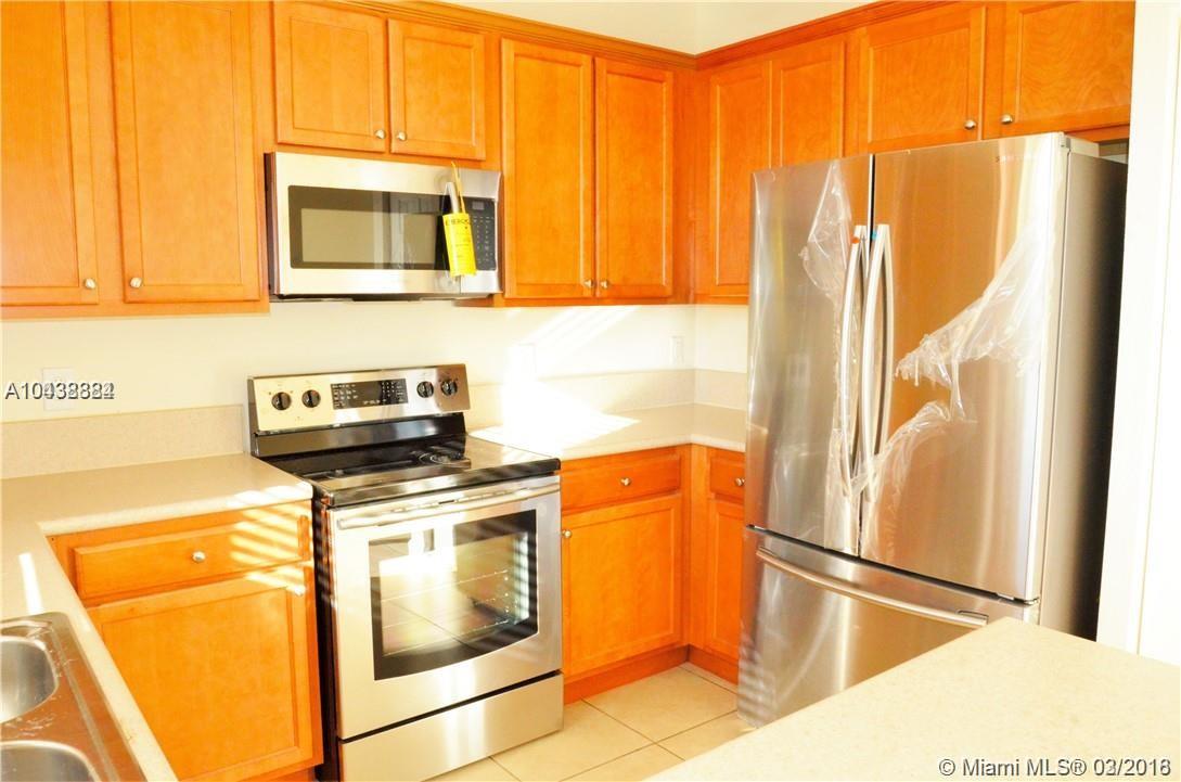 ISLANDS AT DORAL NORTHWES - Residential