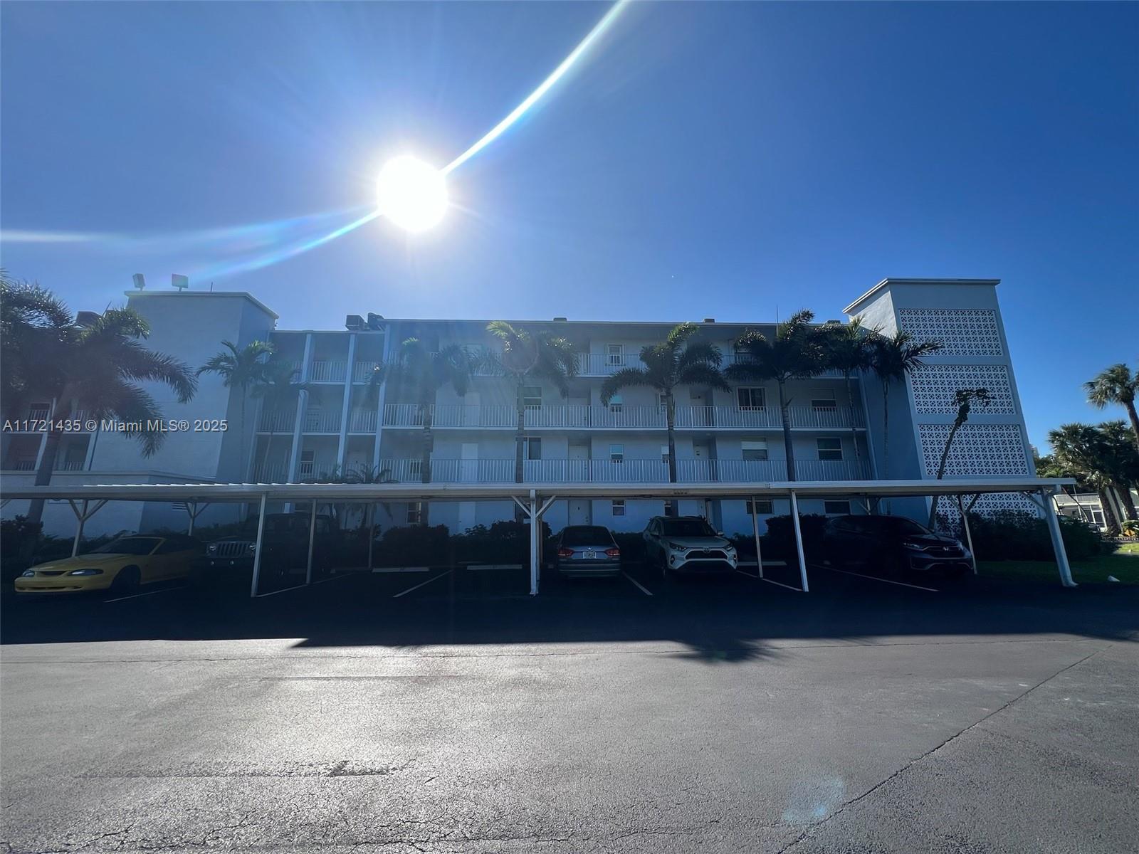HARBOUR HALL INLET CLUB C - Residential