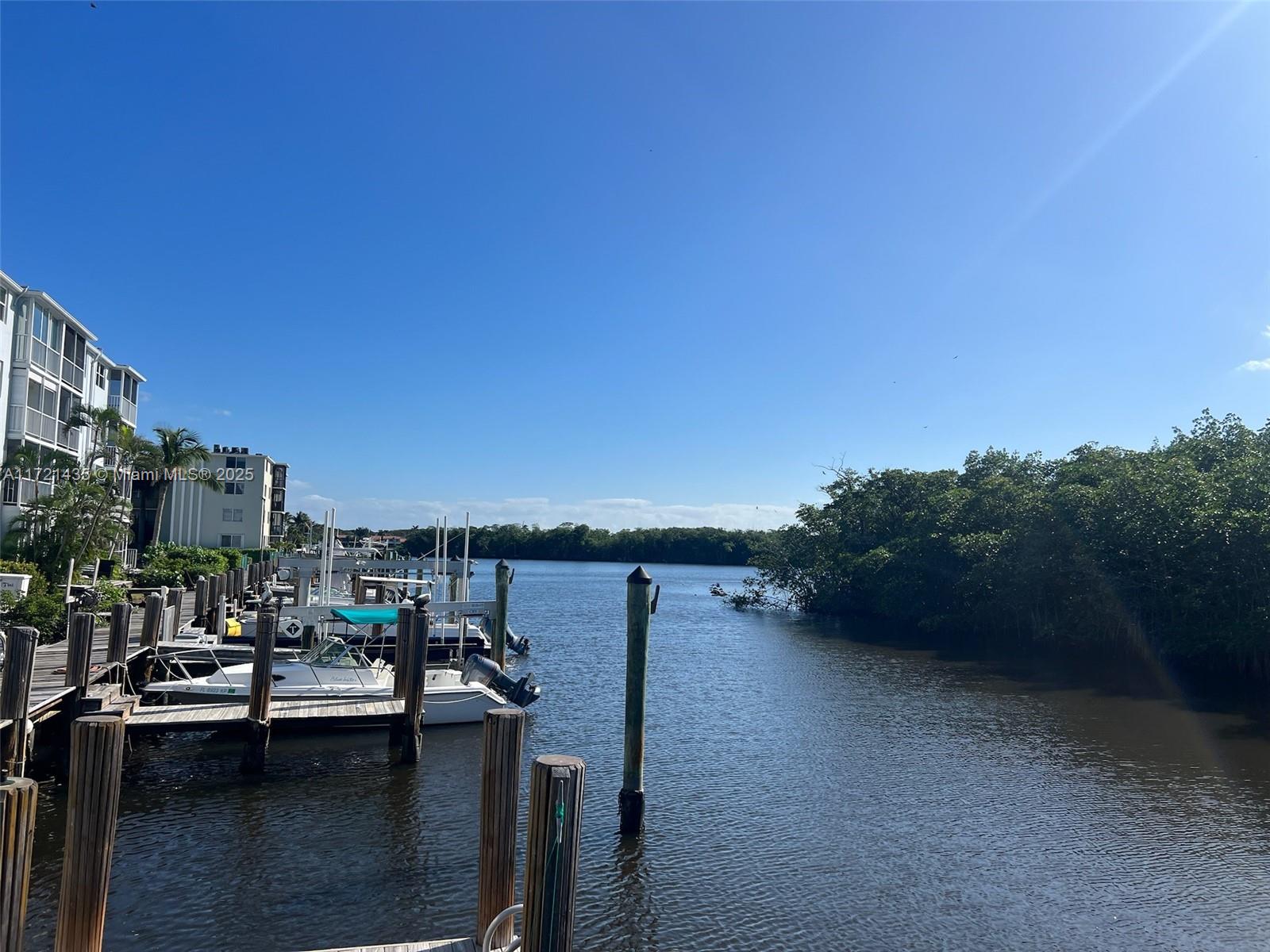 HARBOUR HALL INLET CLUB C - Residential