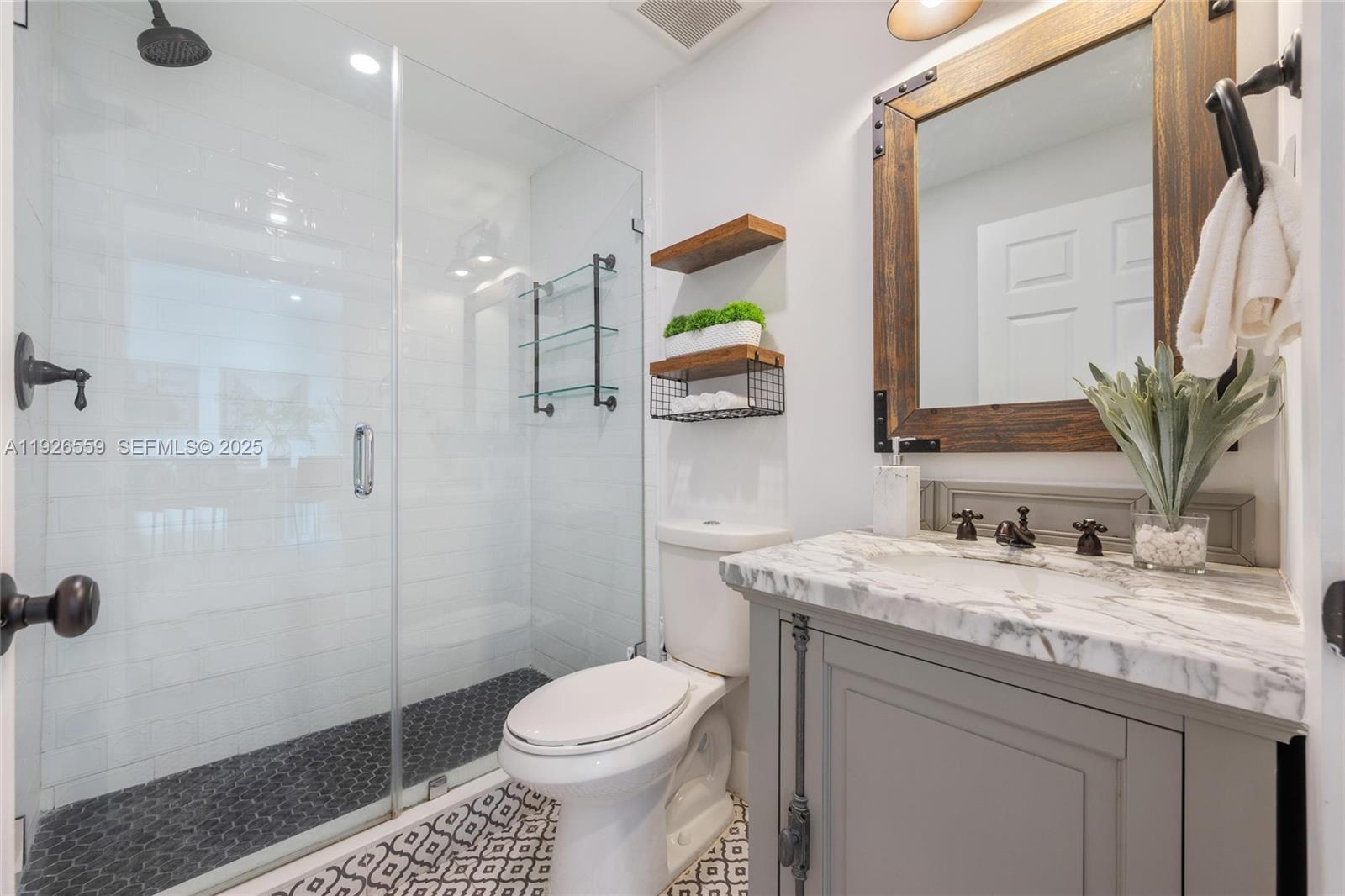 GRANADA GROVES - Residential