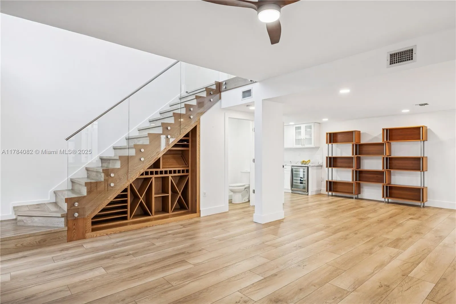 Miami, Florida 33133, United States, 3 Bedrooms Bedrooms, ,3 BathroomsBathrooms,Residential,Active,113460