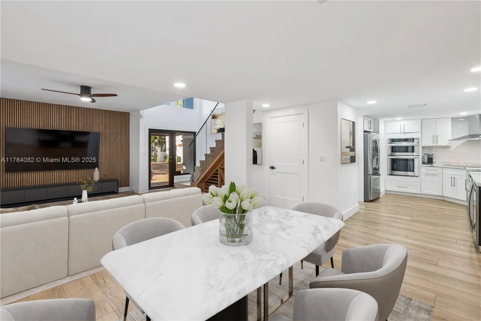 Miami, Florida 33133, United States, 3 Bedrooms Bedrooms, ,3 BathroomsBathrooms,Residential,Active,113460