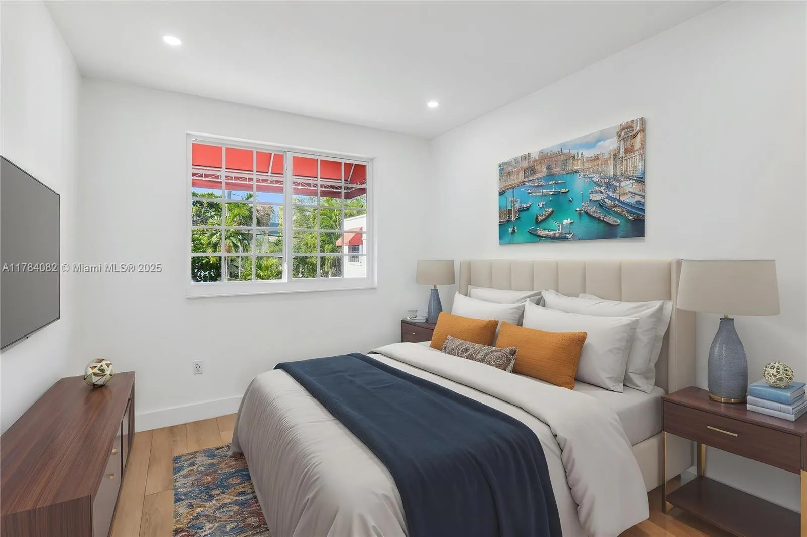 Miami, Florida 33133, United States, 3 Bedrooms Bedrooms, ,3 BathroomsBathrooms,Residential,Active,113460