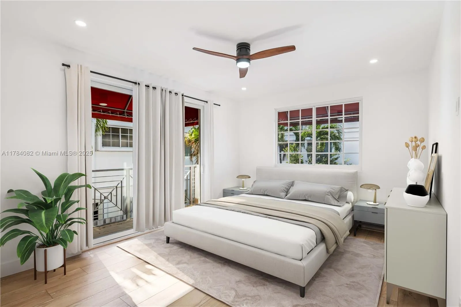 Miami, Florida 33133, United States, 3 Bedrooms Bedrooms, ,3 BathroomsBathrooms,Residential,Active,113460