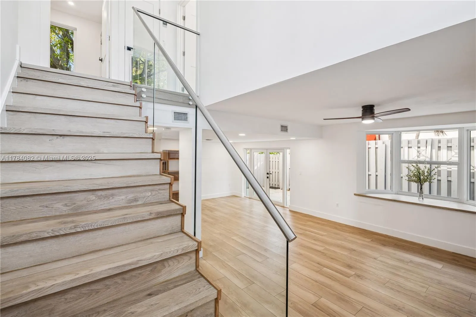 Miami, Florida 33133, United States, 3 Bedrooms Bedrooms, ,3 BathroomsBathrooms,Residential,Active,113460