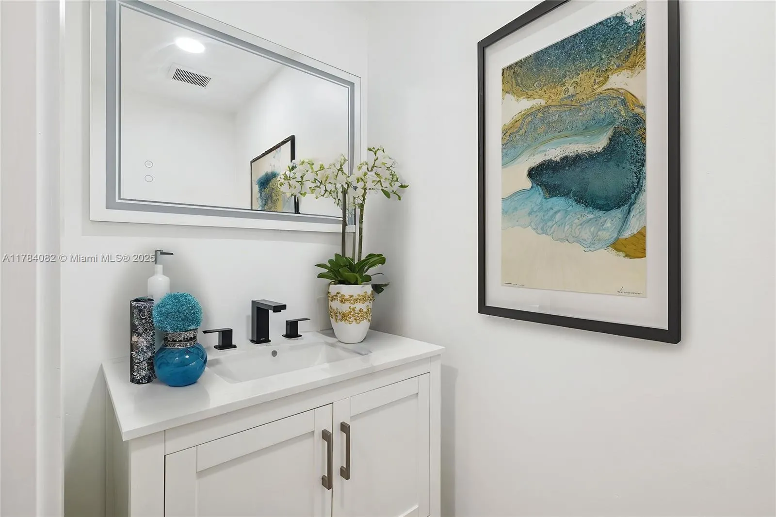 Miami, Florida 33133, United States, 3 Bedrooms Bedrooms, ,3 BathroomsBathrooms,Residential,Active,113460