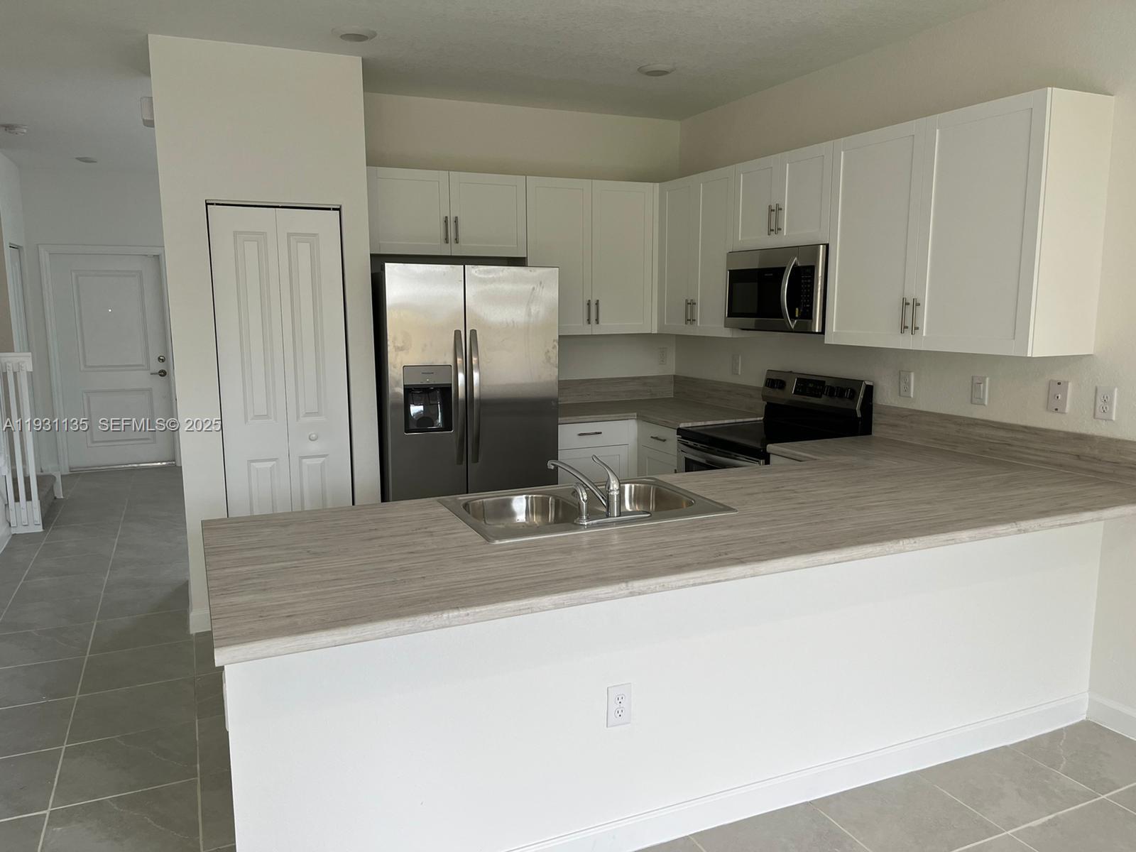 THE RIVIERA - Residential Lease