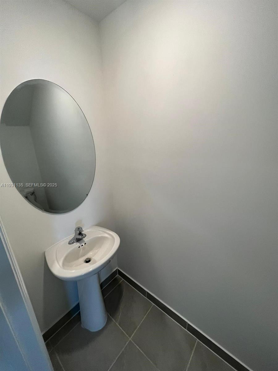 THE RIVIERA - Residential Lease