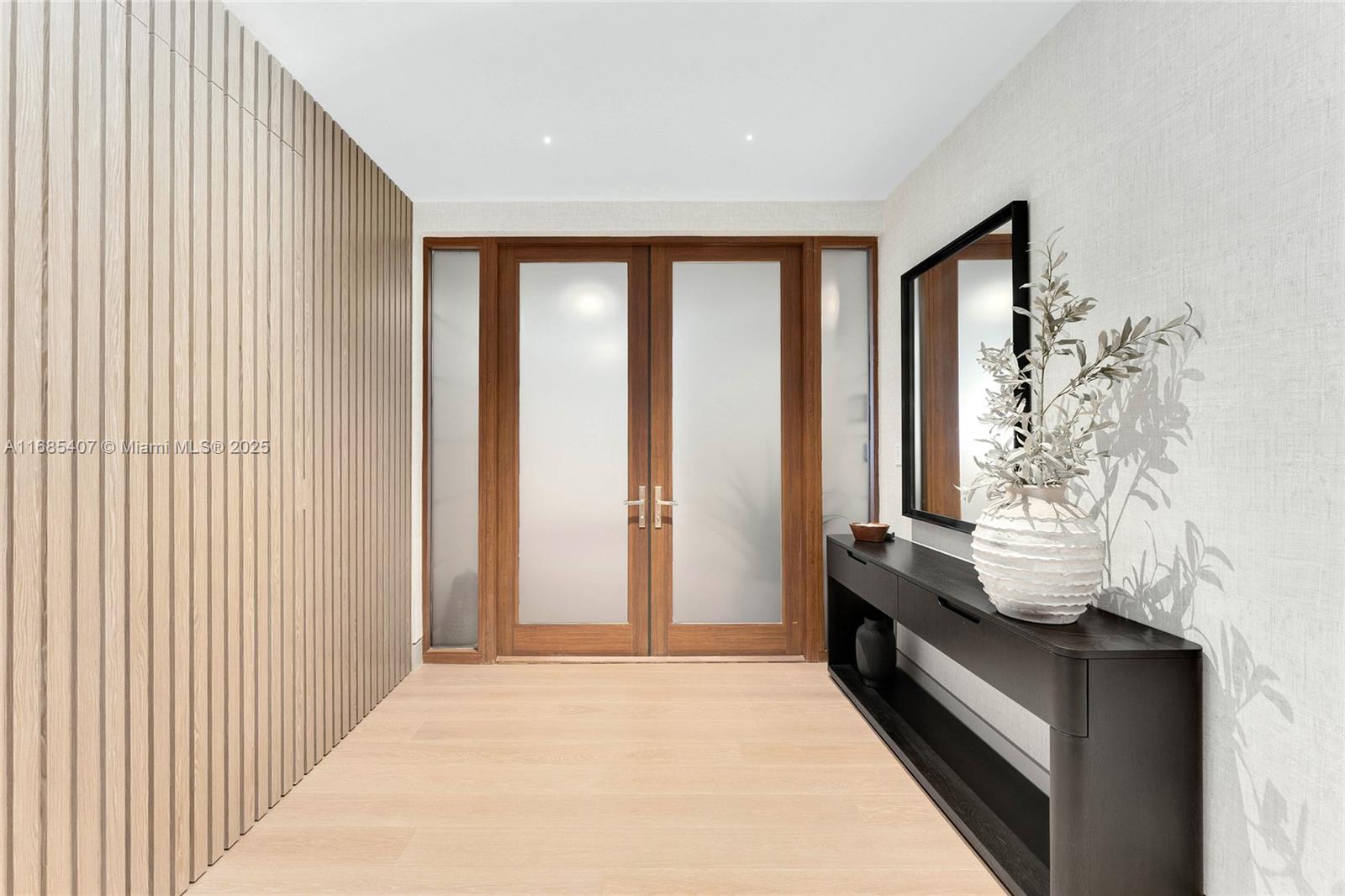 FISHER ISLAND - Residential