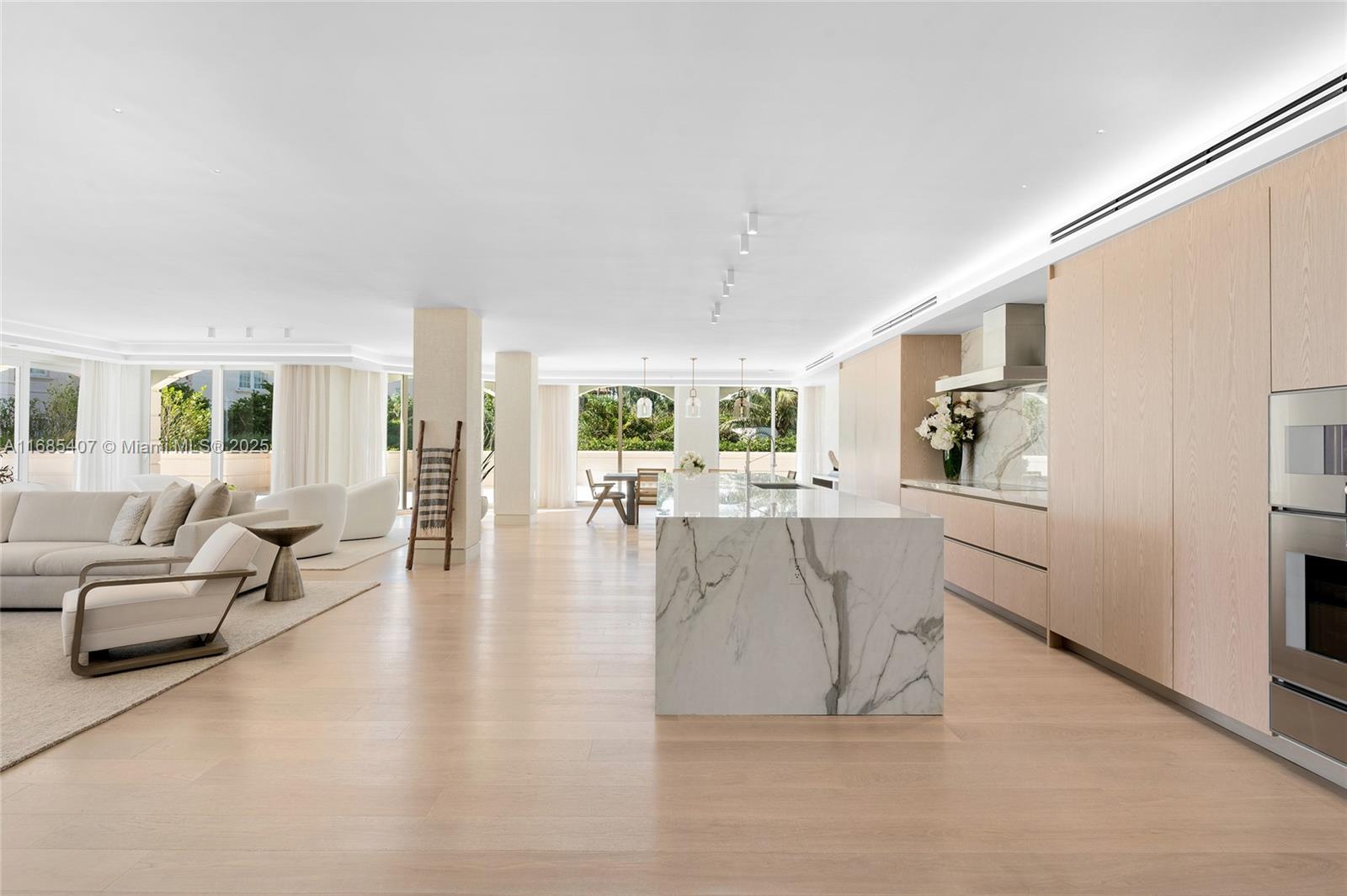 FISHER ISLAND - Residential