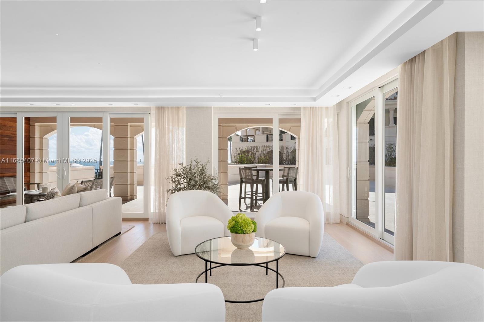 FISHER ISLAND - Residential
