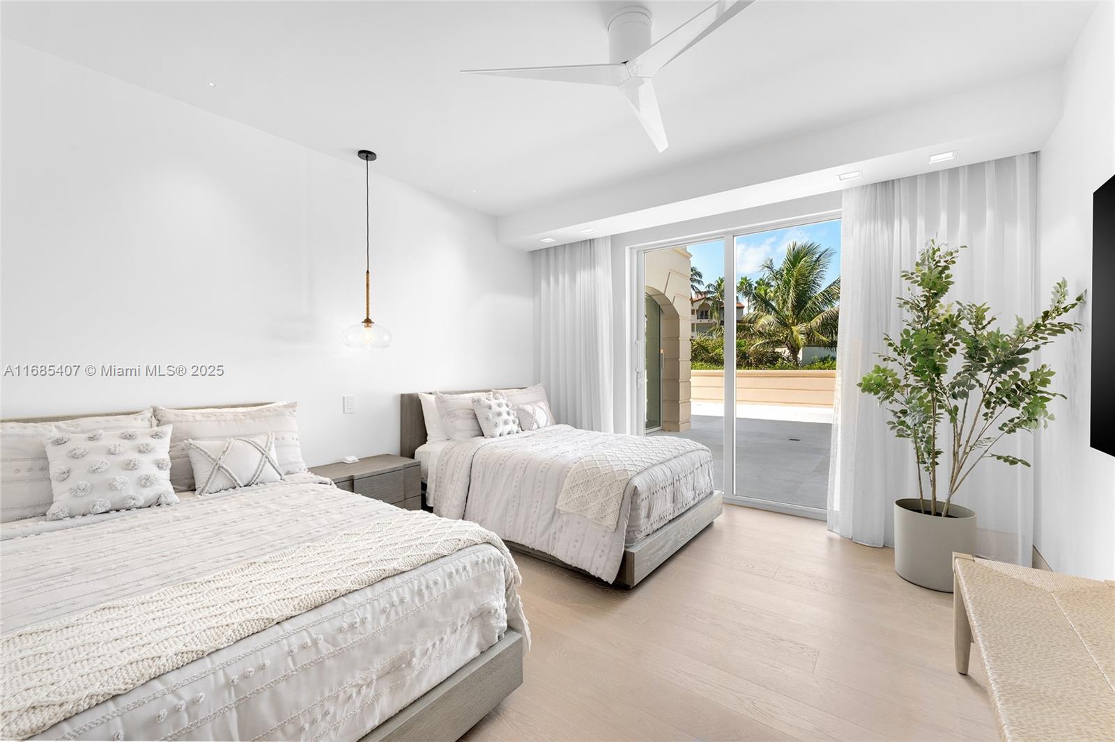 FISHER ISLAND - Residential
