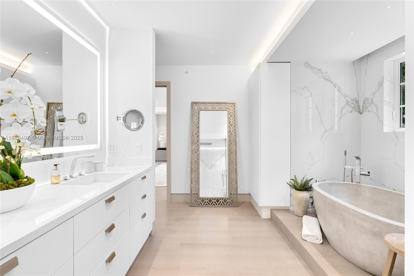 FISHER ISLAND - Residential