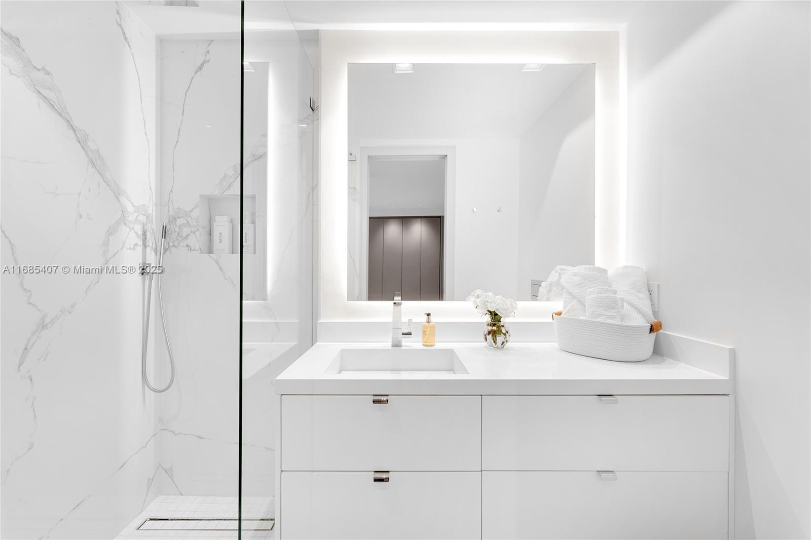 FISHER ISLAND - Residential