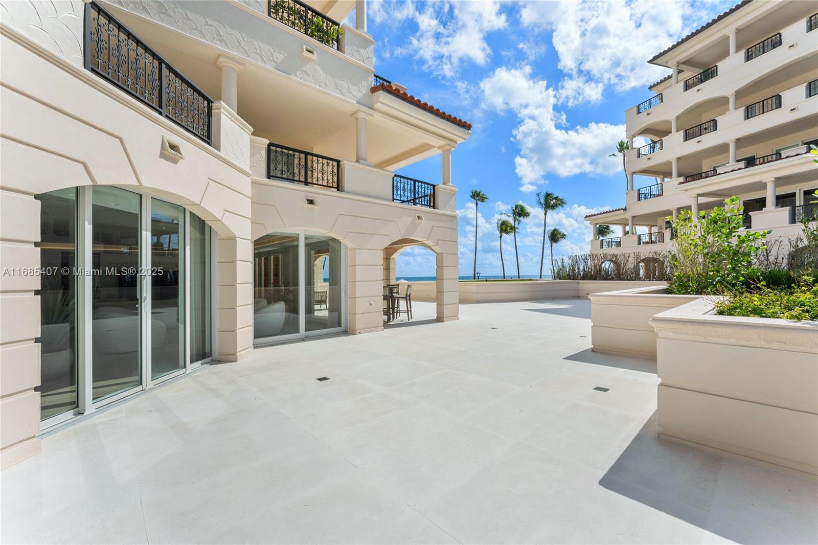FISHER ISLAND - Residential