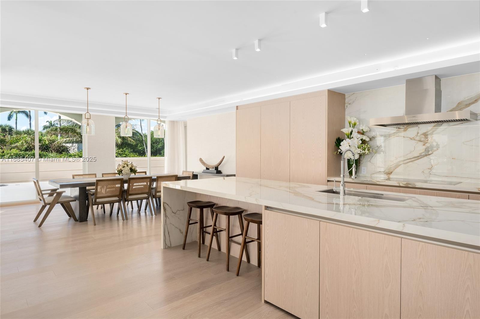 FISHER ISLAND - Residential