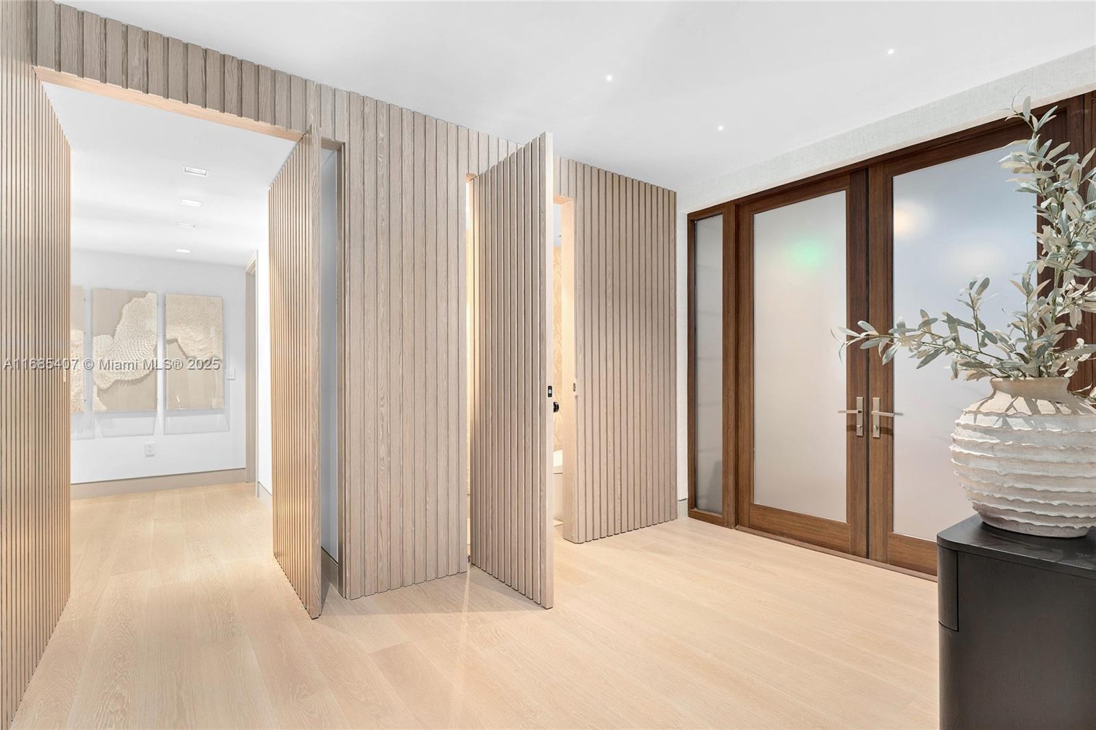 FISHER ISLAND - Residential