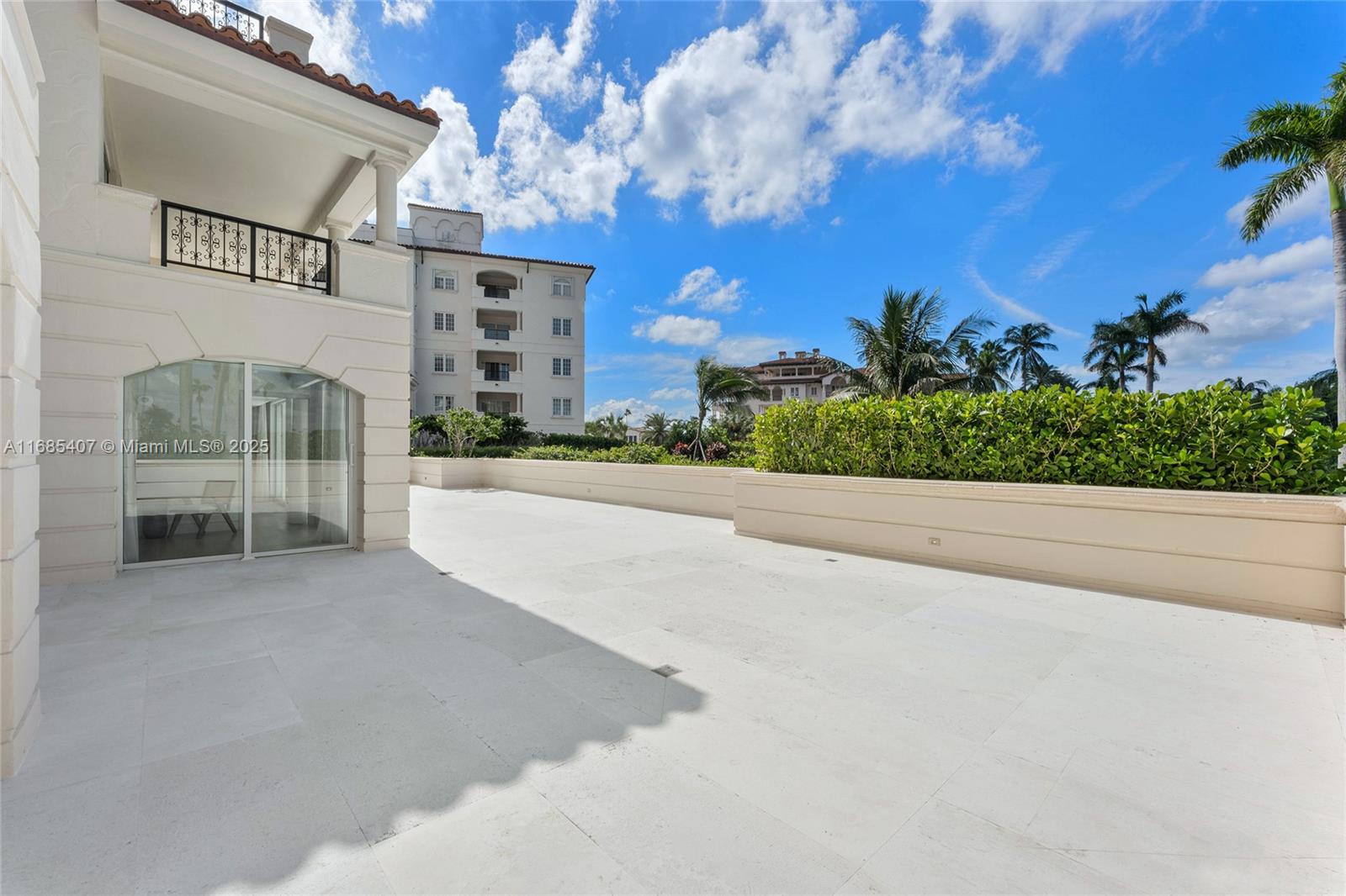 FISHER ISLAND - Residential