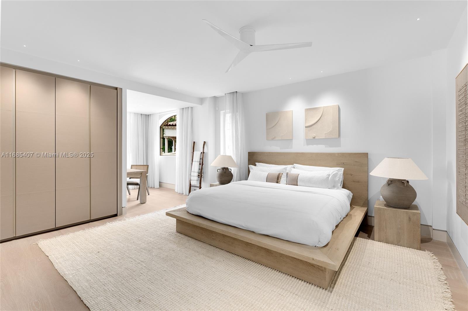 FISHER ISLAND - Residential